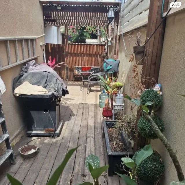 דירת גן, עליות, רמת גן