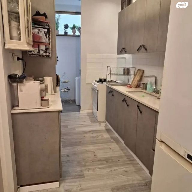 דירת גן, הפועל המזרחי ג', שיכון ג', בני ברק