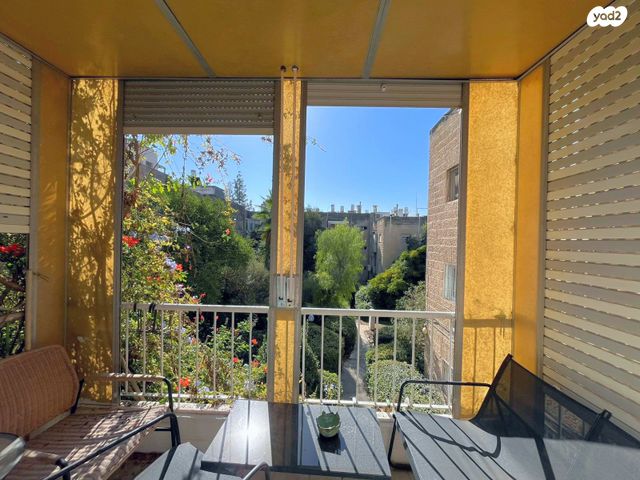 דירה, יהודה אלקלעי 11, טלביה, קוממיות, ירושלים