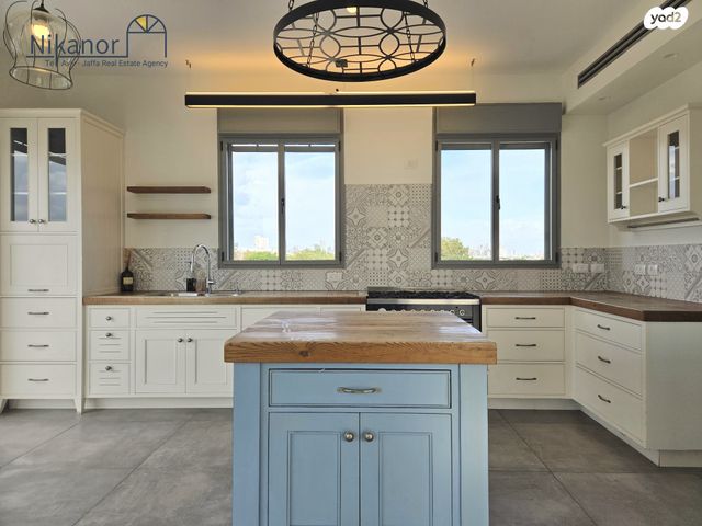 גג/ פנטהאוז, שם הגדולים, עג'מי, גבעת העליה, תל אביב יפו