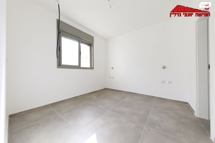 דירה, שפינוזה, אברמוביץ', ראשון לציון