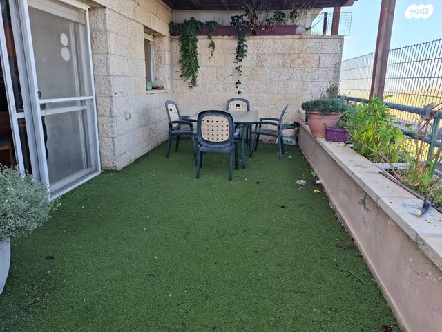 דירה, שכונה ה'-ו', מבשרת ציון