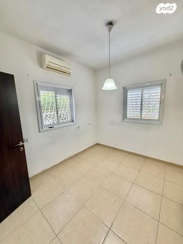 דירה, עליית הנוער 14, נחלת יצחק, תל אביב יפו