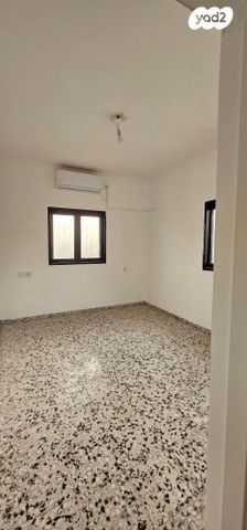 גג/ פנטהאוז, יריחו, קרית שרת מערב, חולון