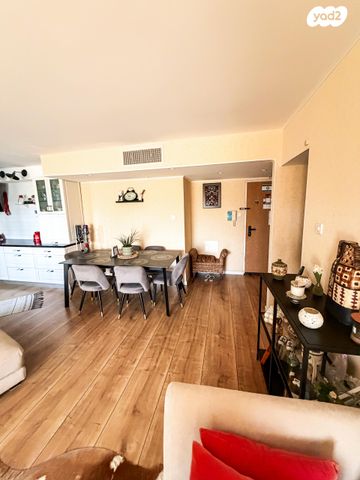 דירה, המגינים, מודיעין מכבים רעות