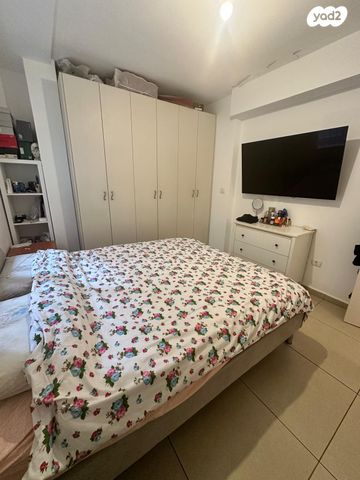 דירה, הפרחים, כפר סבא