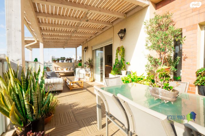 גג/ פנטהאוז, השר משה, נגבה, רמת גן