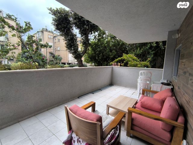 נווה יהושע, ערמונים