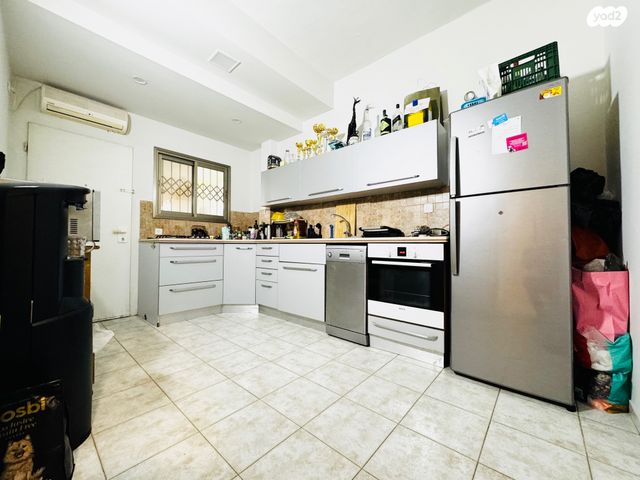 דירה, המלבן, הל"ה, גבעתיים