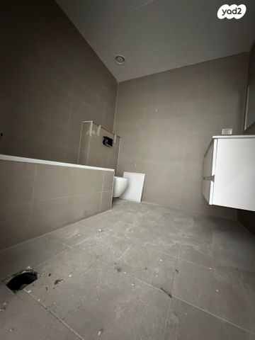 דירה, הרצליה