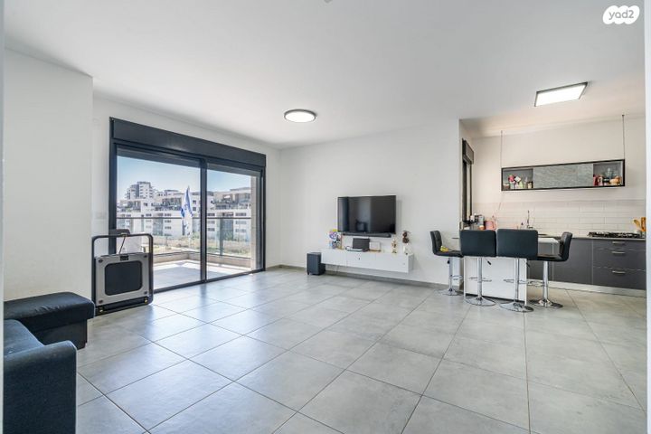 דירה, מור, אור ים, אור עקיבא