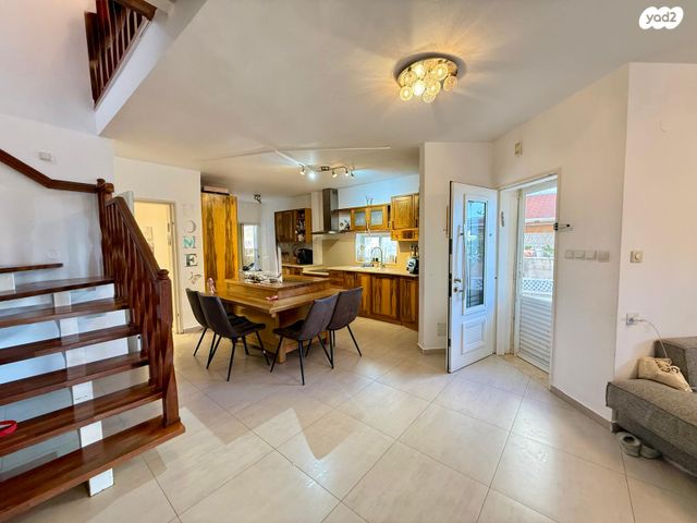 דו משפחתי, אביב, גבעת רם, כרמיאל