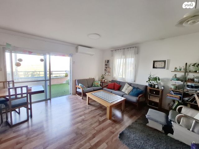 דירה, שכונה ה'-ו', מבשרת ציון