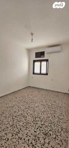 גג/ פנטהאוז, יריחו, קרית שרת מערב, חולון