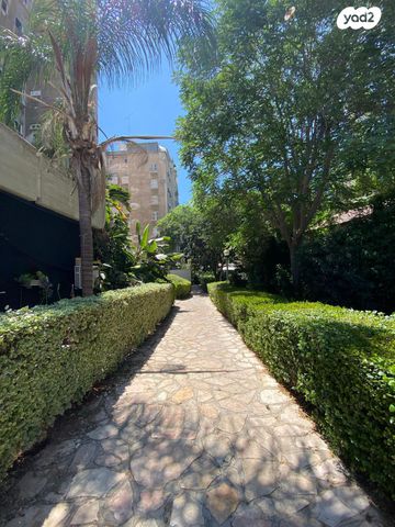 דירה, עליית הנוער 14, נחלת יצחק, תל אביב יפו