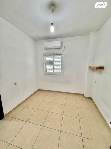 דירה, עליית הנוער 14, נחלת יצחק, תל אביב יפו