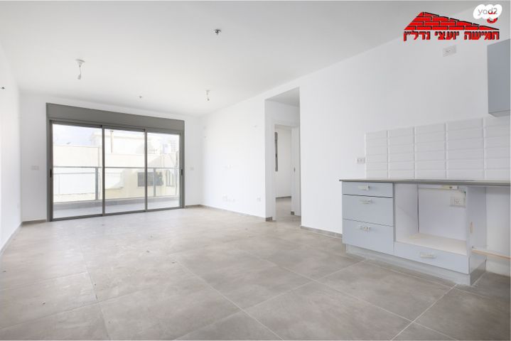 דירה, שפינוזה, אברמוביץ', ראשון לציון