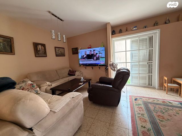 בית פרטי/ קוטג', משה שפירא, צפון מזרח מרכז העיר, נתניה