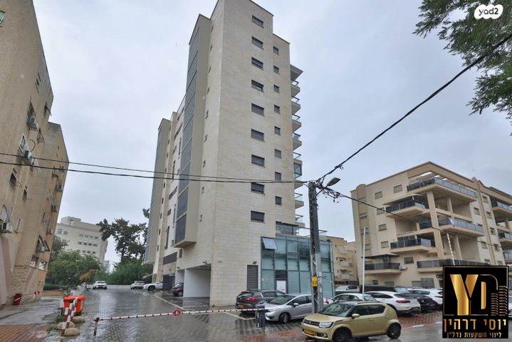 דירה, שדרות המגינים 5, מרכז העיר, קרית אתא