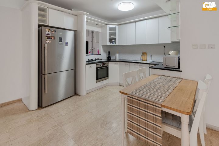 דירה, יונה צבי פיינשטיין, מישור הנוף, ראשון לציון