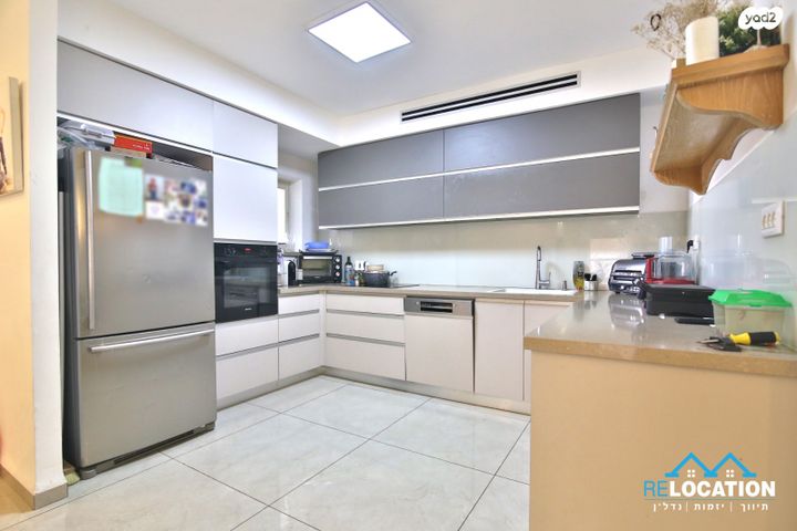 דירה, מנחם בגין 36, נווה גנים, קרית מוצקין