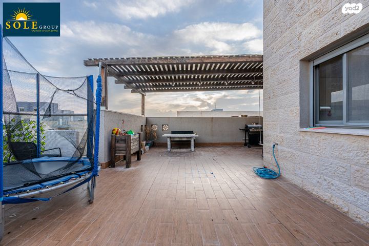 גג/ פנטהאוז, ספיר, אבני חן, חריש