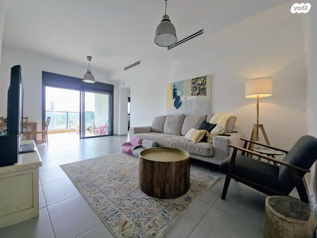 דירה, רעננה