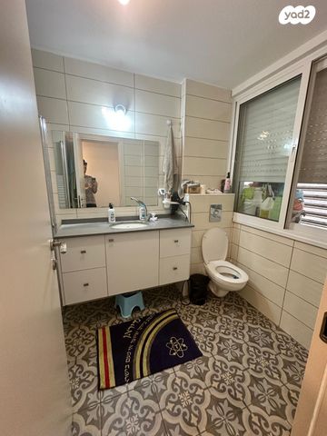 דירה, הפרחים, כפר סבא