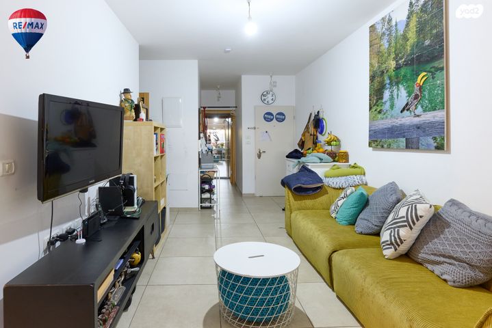 דירה, האגוז, בנימינה גבעת עדה