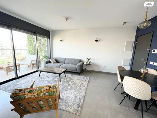 דירה, קרית שז"ר, רעננה