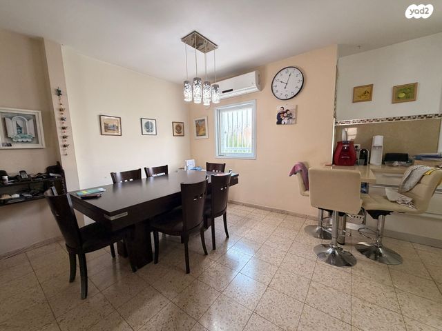 בית פרטי/ קוטג', משה שפירא, צפון מזרח מרכז העיר, נתניה