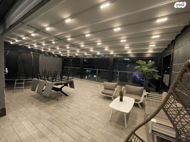 שקמים ואגמים