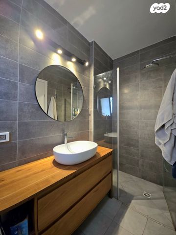 דירה, רעננה