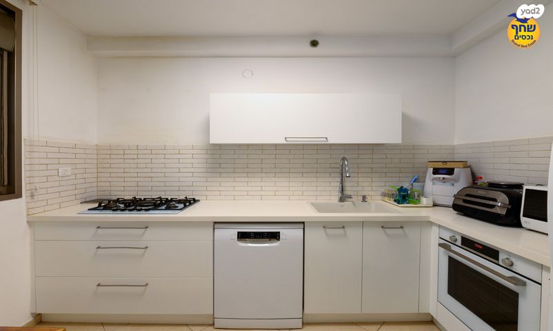 דירה, משה סנה, הדר המושבות החדשה / אם המושבות החדשה, פתח תקווה