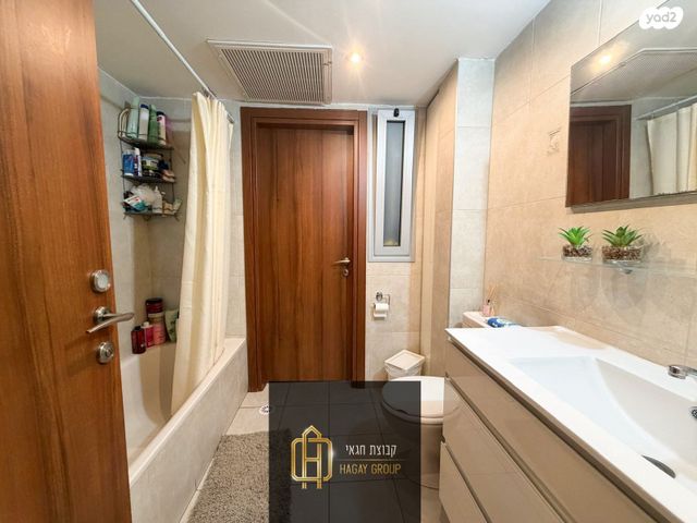 דירה, שדרות האלונים 4, פארק המושבה, באר יעקב