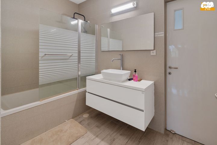 דירה, יונה צבי פיינשטיין, מישור הנוף, ראשון לציון