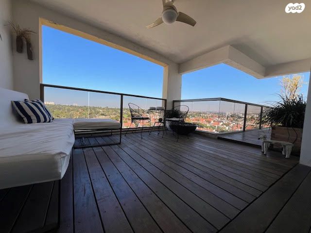 גג/ פנטהאוז, דרך משה דיין, קרית הסביונים, יהוד מונוסון