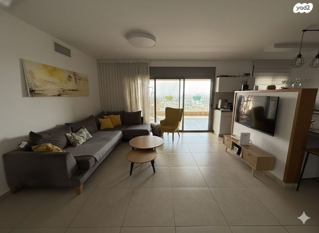 דירה, כפר יונה