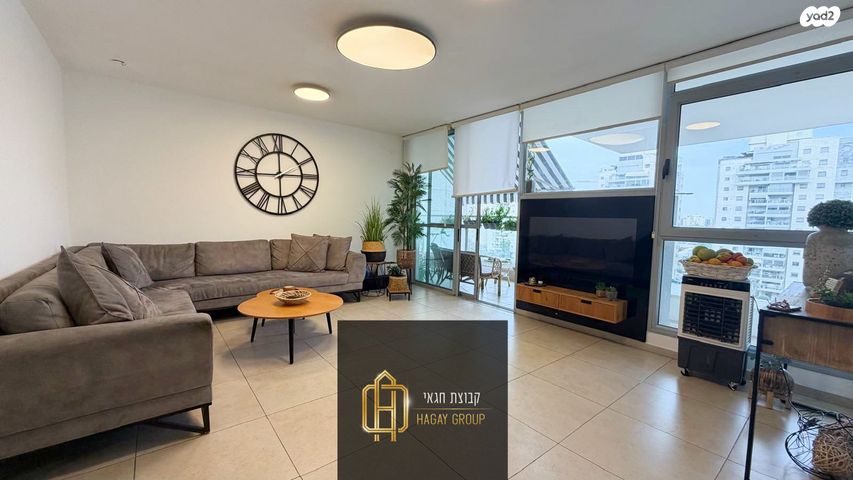 שדרות האלונים 4