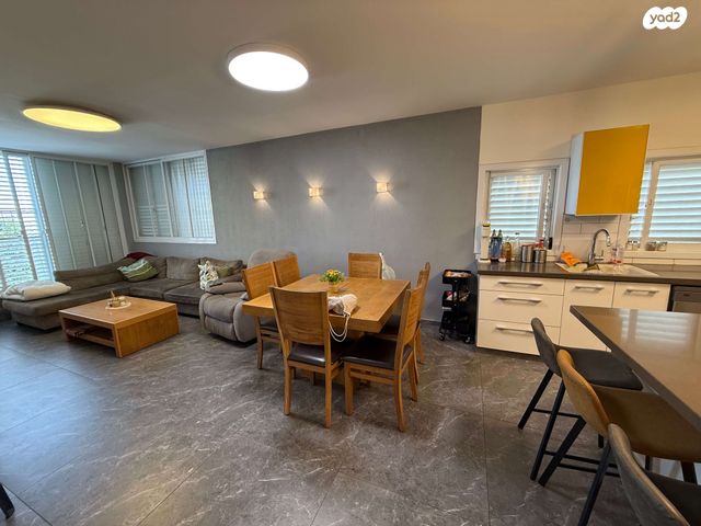 דירה, עולי הגרדום, רמז, מערב ותיק, ראשון לציון