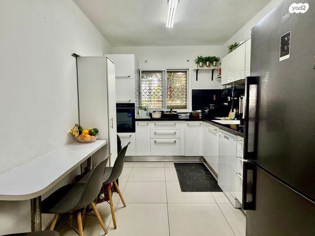 דירת גן, המצביאים, נאות יצחק, לוד