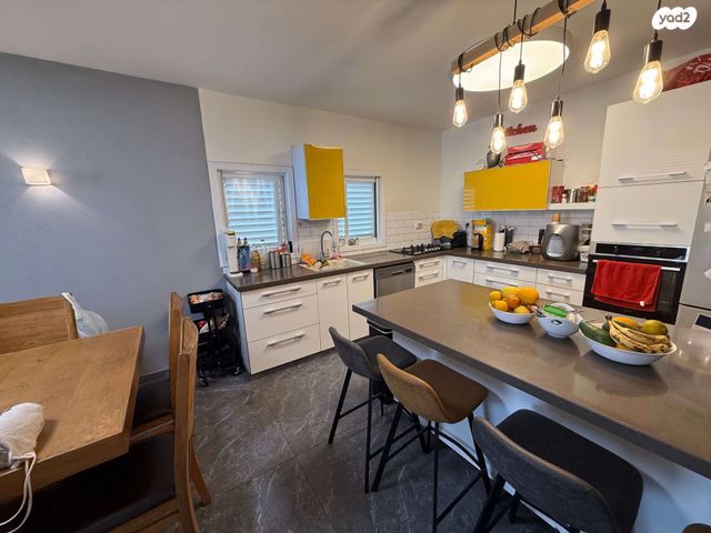 דירה, עולי הגרדום, רמז, מערב ותיק, ראשון לציון