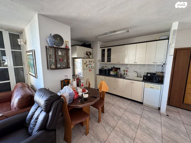 דירה, עצמאות יוספטל, בת ים