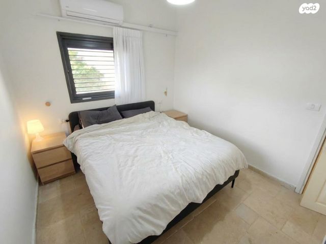 דירה, הרב ברוק, רמב"ם, ראשון לציון