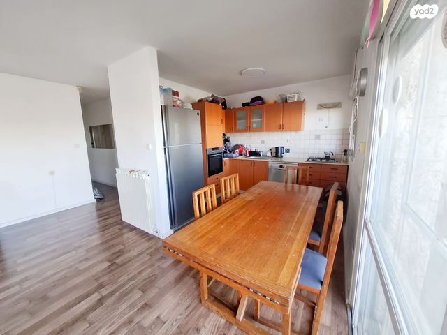 דירה, שכונה ה'-ו', מבשרת ציון