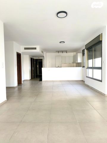 דירה, גנים א', גני תקווה