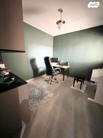 דירה, קרית שז"ר, רעננה