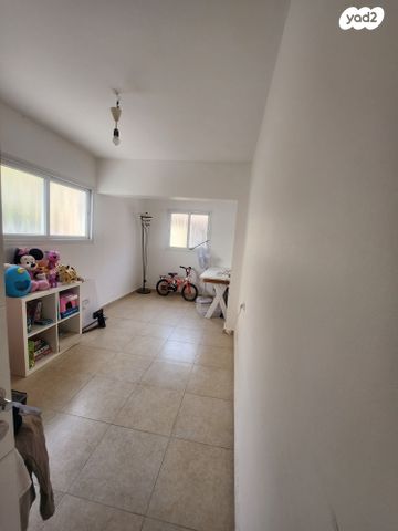 דירת גן, סמוכה, מגדל העמק