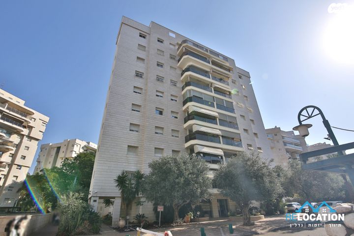 דירה, מנחם בגין 36, נווה גנים, קרית מוצקין