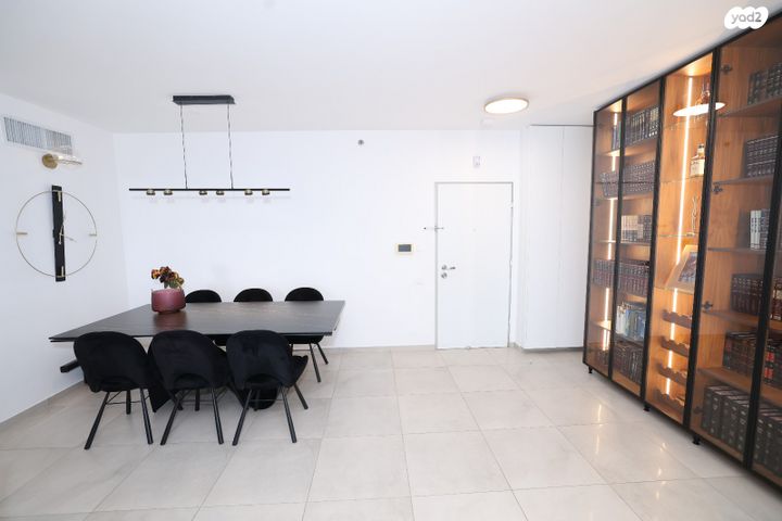 דירה, אברהם מחרז 18, סנטרל פארק / האצטדיון, באר שבע